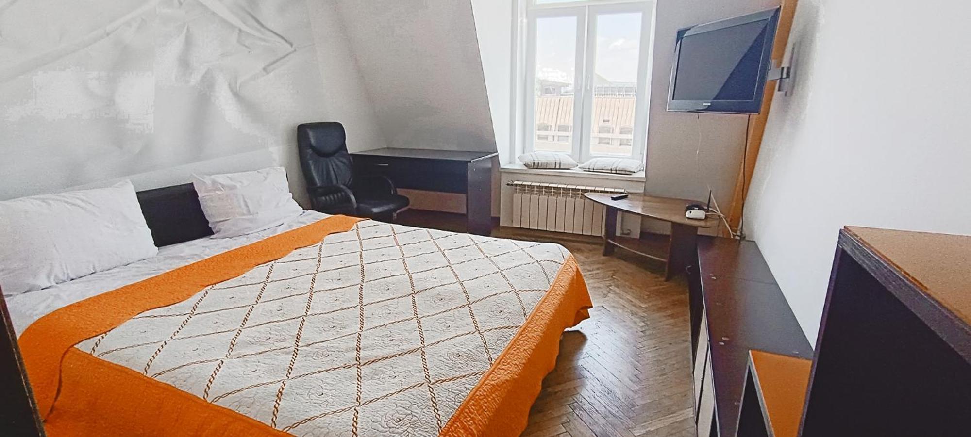 Апартаменти В Центрі На Галицький Для Чотирьох Lviv Bagian luar foto