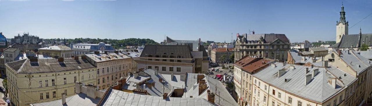 Апартаменти В Центрі На Галицький Для Чотирьох Lviv Bagian luar foto
